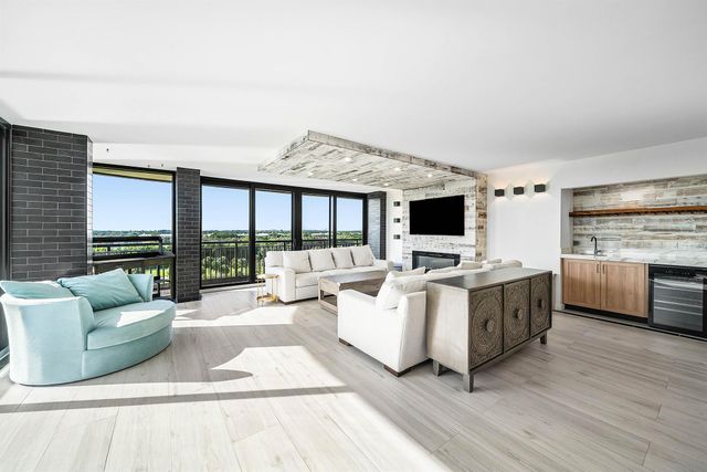 2427 Presidential Way 802, West Palm Beach, FL 33401