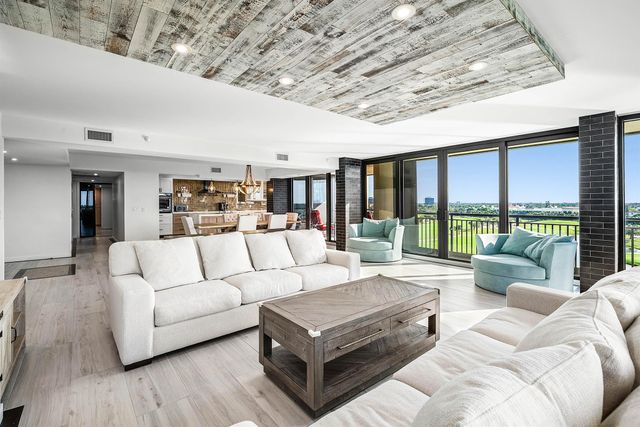 2427 Presidential Way 802, West Palm Beach, FL 33401