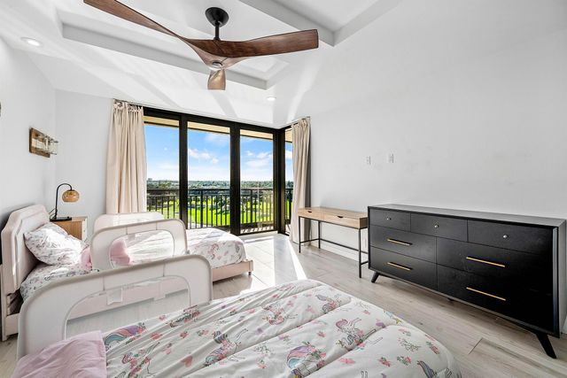 2427 Presidential Way 802, West Palm Beach, FL 33401