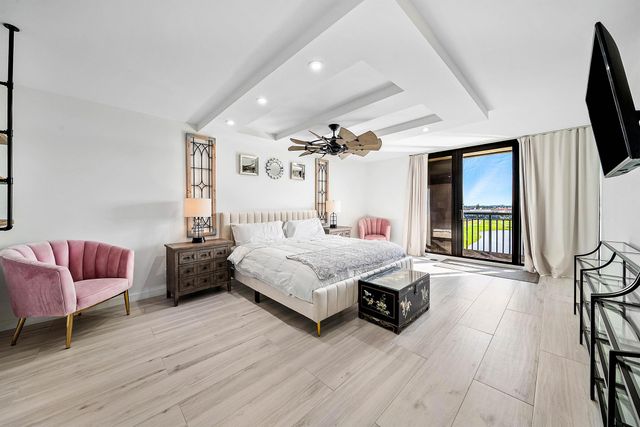 2427 Presidential Way 802, West Palm Beach, FL 33401