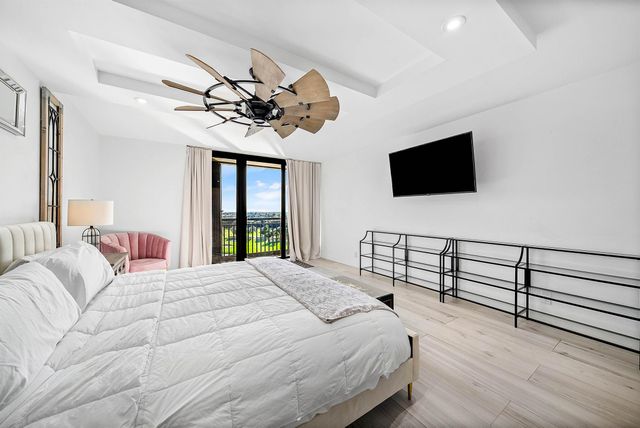 2427 Presidential Way 802, West Palm Beach, FL 33401