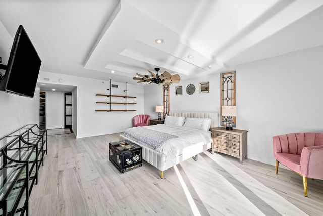 2427 Presidential Way 802, West Palm Beach, FL 33401