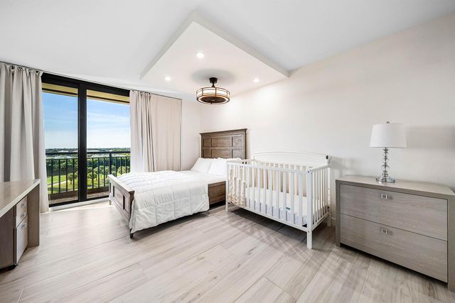 2427 Presidential Way 802, West Palm Beach, FL 33401