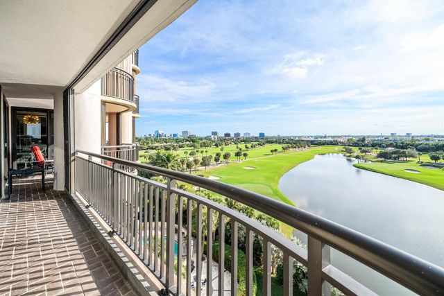 2427 Presidential Way 802, West Palm Beach, FL 33401