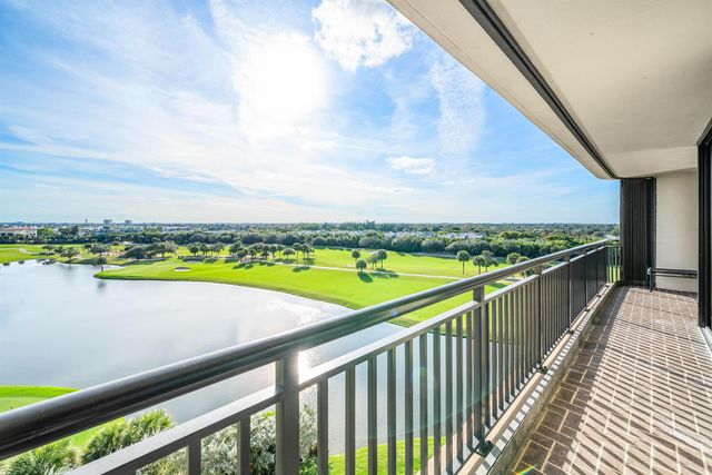 2427 Presidential Way 802, West Palm Beach, FL 33401