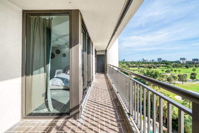 2427 Presidential Way 802, West Palm Beach, FL 33401