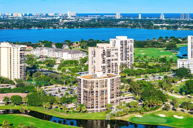 2427 Presidential Way 802, West Palm Beach, FL 33401