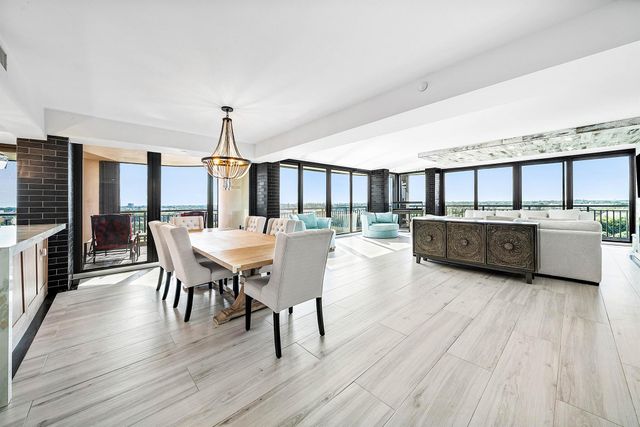 2427 Presidential Way 802, West Palm Beach, FL 33401