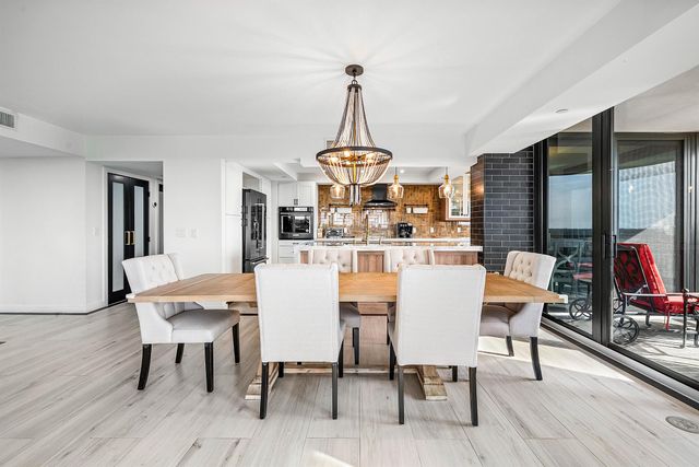 2427 Presidential Way 802, West Palm Beach, FL 33401