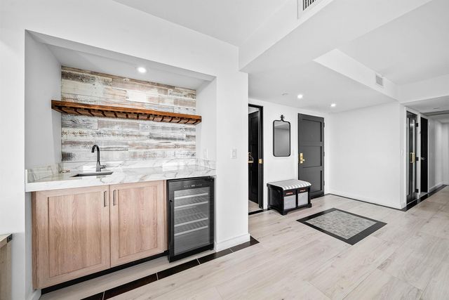 2427 Presidential Way 802, West Palm Beach, FL 33401