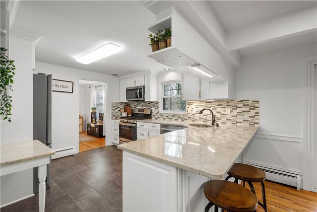 1241 Satellite Cir, Upper St Clair, PA 15241