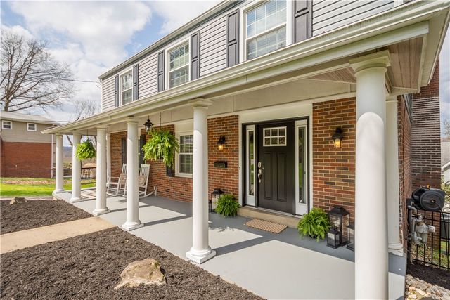 1241 Satellite Cir, Upper St Clair, PA 15241