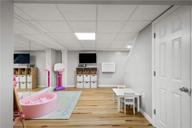 1241 Satellite Cir, Upper St Clair, PA 15241