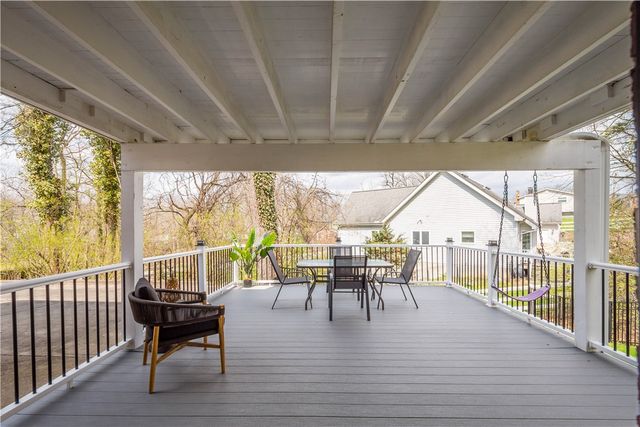 1241 Satellite Cir, Upper St Clair, PA 15241