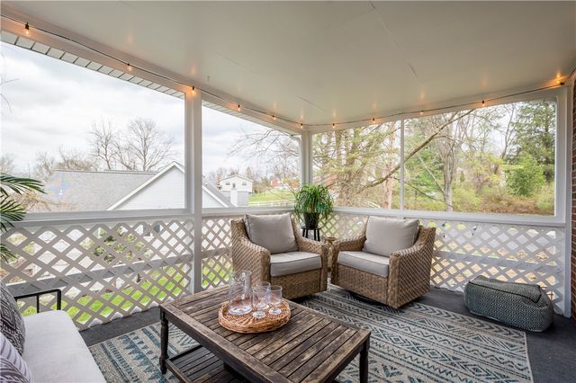 1241 Satellite Cir, Upper St Clair, PA 15241