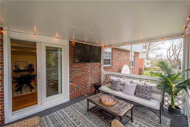 1241 Satellite Cir, Upper St Clair, PA 15241