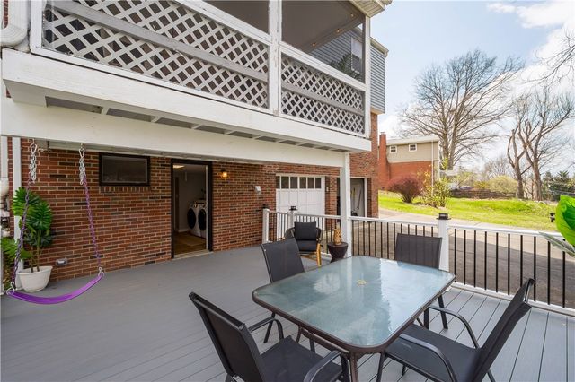 1241 Satellite Cir, Upper St Clair, PA 15241