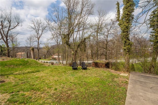 1241 Satellite Cir, Upper St Clair, PA 15241