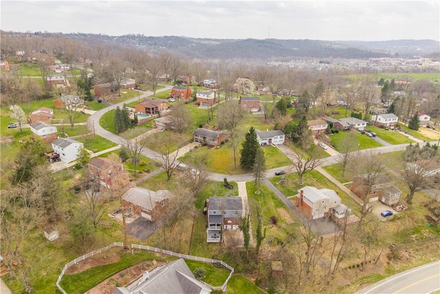 1241 Satellite Cir, Upper St Clair, PA 15241