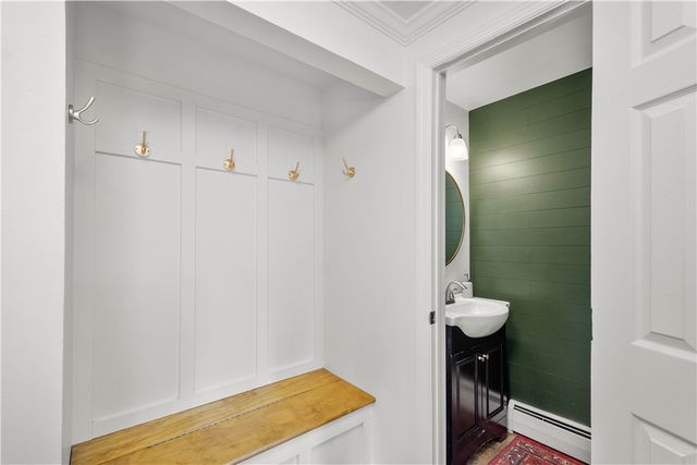 1241 Satellite Cir, Upper St Clair, PA 15241