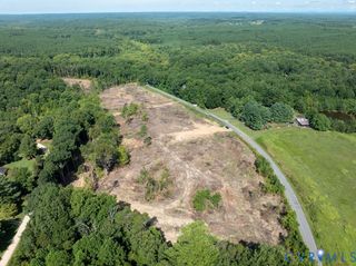 648 Hardtimes Rd, Farmville, VA 23901