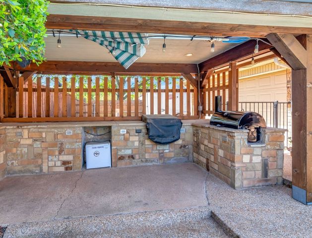 7420 Boca Raton Drive, North Richland Hills, TX 76182