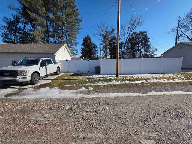 112 Wilson Ct, South Point, OH 45680