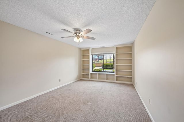 190 Cottage Grove Avenue SE 116, Cedar Rapids, IA 52403