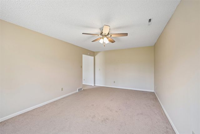 190 Cottage Grove Avenue SE 116, Cedar Rapids, IA 52403