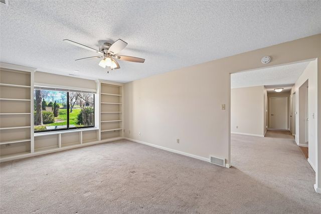 190 Cottage Grove Avenue SE 116, Cedar Rapids, IA 52403