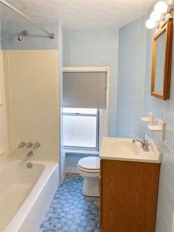 5862 Hobart St, Squirrel Hill, PA 15217