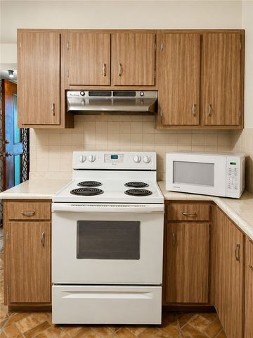 5862 Hobart St, Squirrel Hill, PA 15217