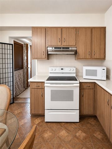 5862 Hobart St, Squirrel Hill, PA 15217