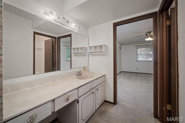 148 Cumberland Park Court E, Ballwin, MO 63011