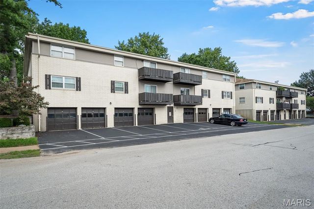 148 Cumberland Park Court E, Ballwin, MO 63011