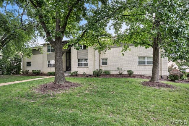 148 Cumberland Park Court E, Ballwin, MO 63011