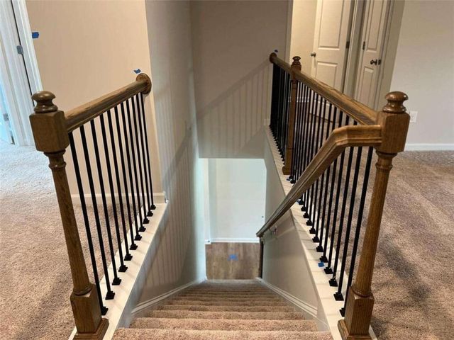 420 Point Place Dr, Loganville, GA 30052