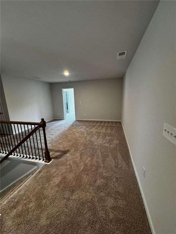 420 Point Place Dr, Loganville, GA 30052