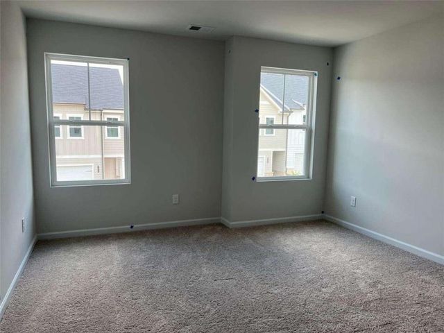 420 Point Place Dr, Loganville, GA 30052