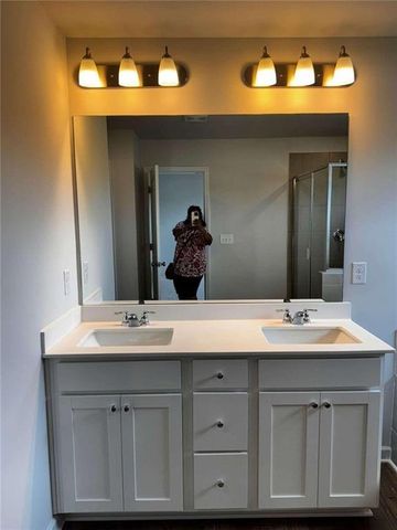 420 Point Place Dr, Loganville, GA 30052