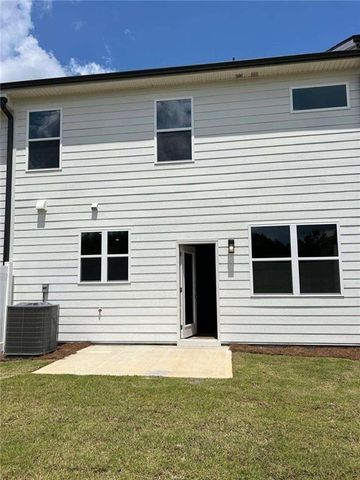 420 Point Place Dr, Loganville, GA 30052