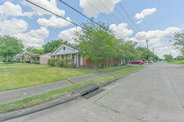 12002 Palmcroft Street, Houston, TX 77034