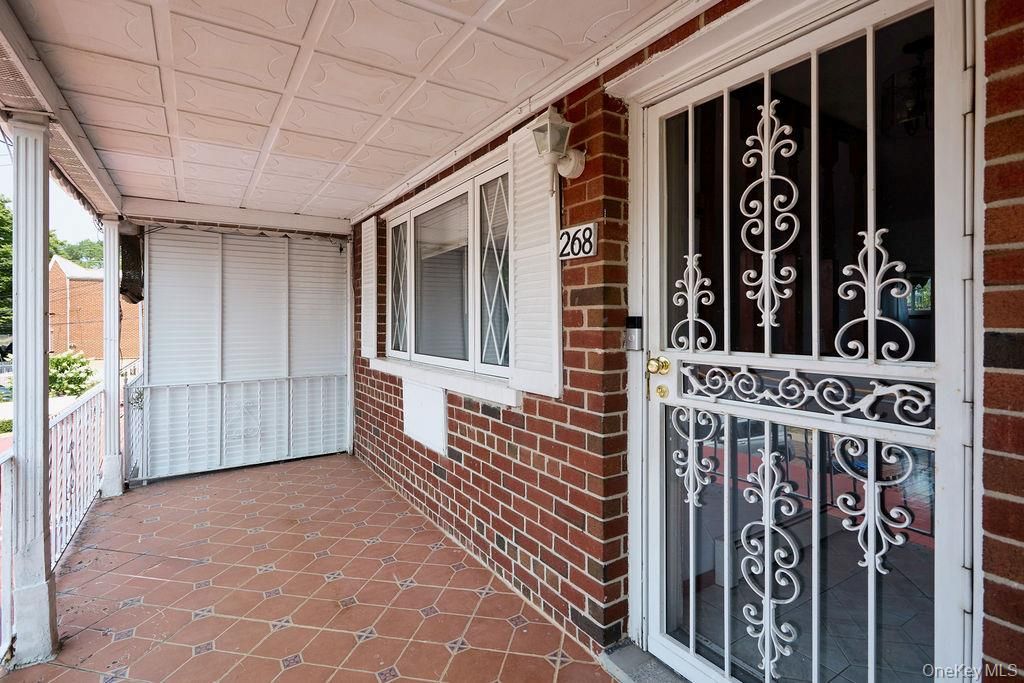 268 Throggs Neck Boulevard, Bronx, NY 10465 — photo 3
