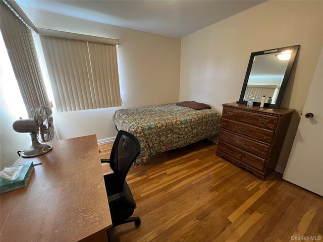 194 Rhododendron Drive, Westbury, NY 11590