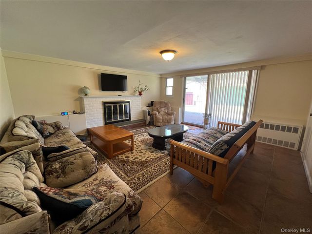 194 Rhododendron Drive, Westbury, NY 11590