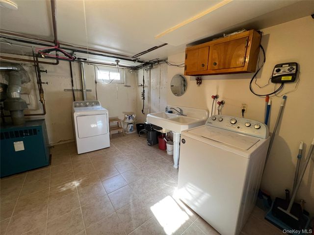 194 Rhododendron Drive, Westbury, NY 11590