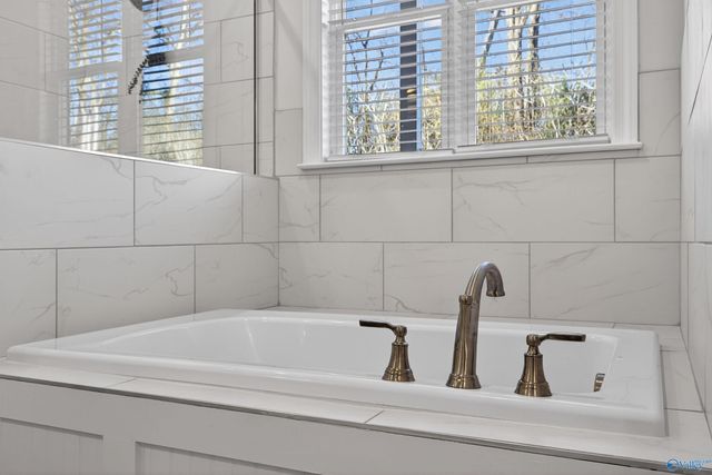 121 Fairways Pass, Meridianville, AL 35759