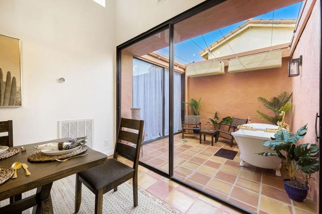 298 San Vincente Circle, Palm Desert, CA 92260