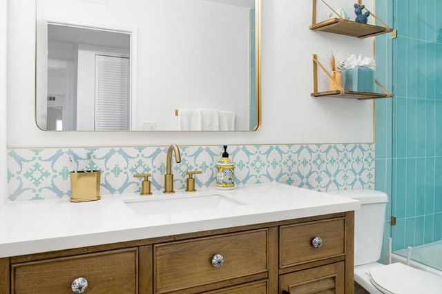 298 San Vincente Circle, Palm Desert, CA 92260