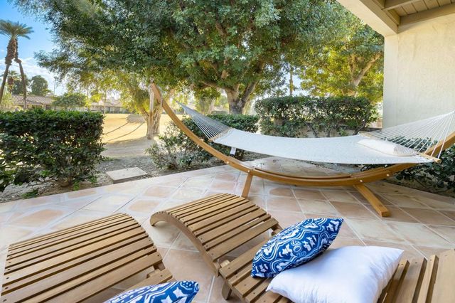 298 San Vincente Circle, Palm Desert, CA 92260